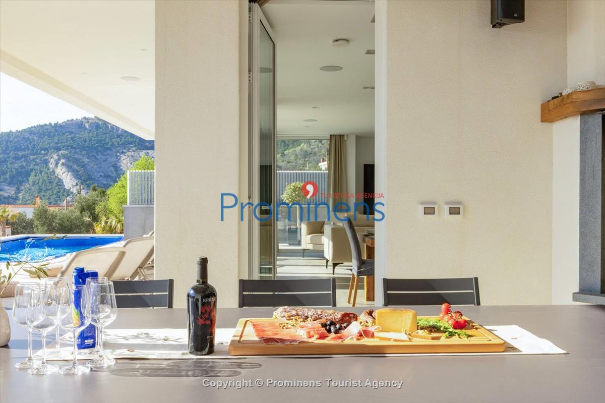 Exklusive Ferienwohnung Maja und Petra mit Pool in Makarska, 