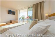 Exklusive Ferienwohnung Maja und Petra mit Pool in Makarska, 