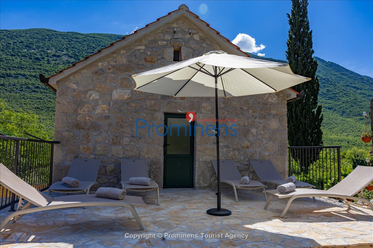 Heritage House Bašić - Steinhaus mit Whirlpool für 4 Personen nahe Makarska Riviera