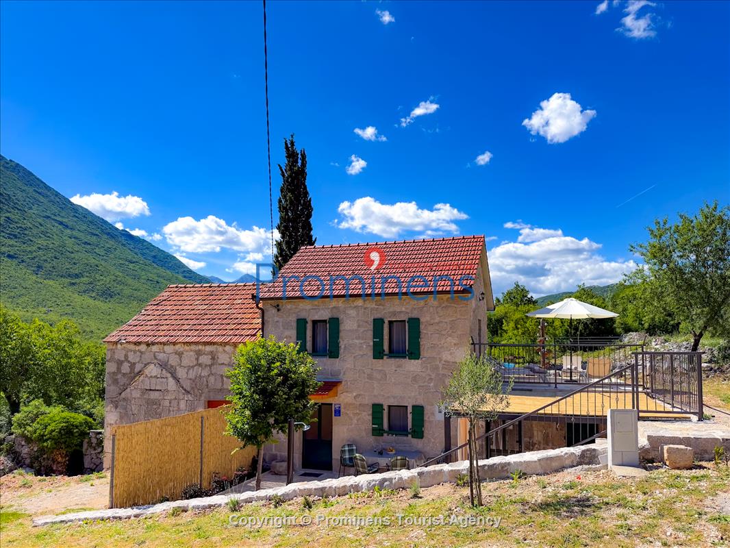 Heritage House Bašić - Steinhaus mit Whirlpool für 4 Personen nahe Makarska Riviera