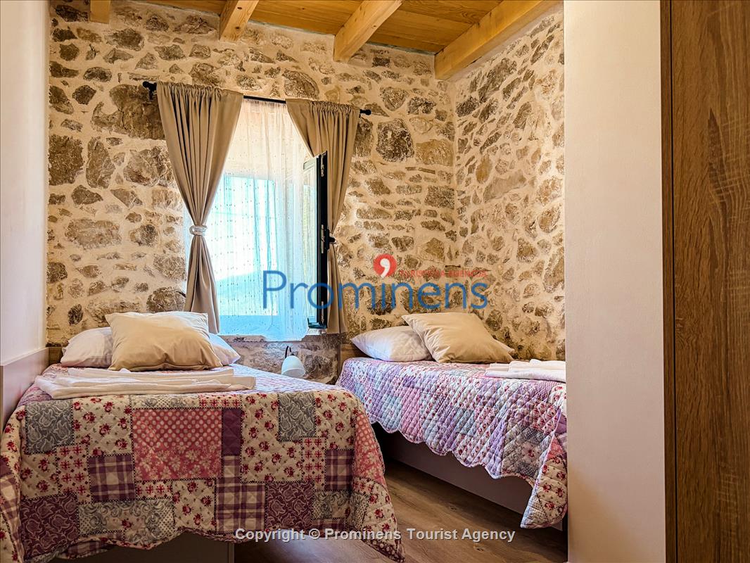 Heritage House Bašić - Steinhaus mit Whirlpool für 4 Personen nahe Makarska Riviera