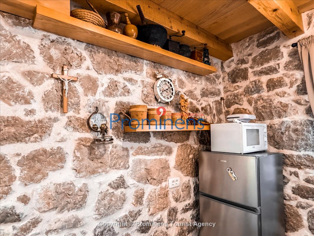 Heritage House Bašić - Steinhaus mit Whirlpool für 4 Personen nahe Makarska Riviera