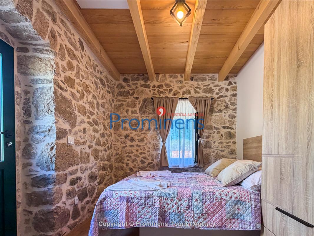 Heritage House Bašić - Steinhaus mit Whirlpool für 4 Personen nahe Makarska Riviera