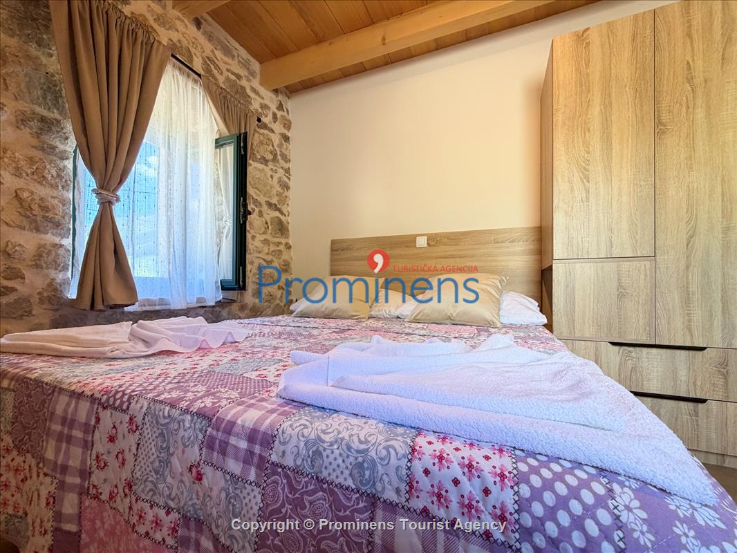 Heritage House Bašić - Steinhaus mit Whirlpool für 4 Personen nahe Makarska Riviera
