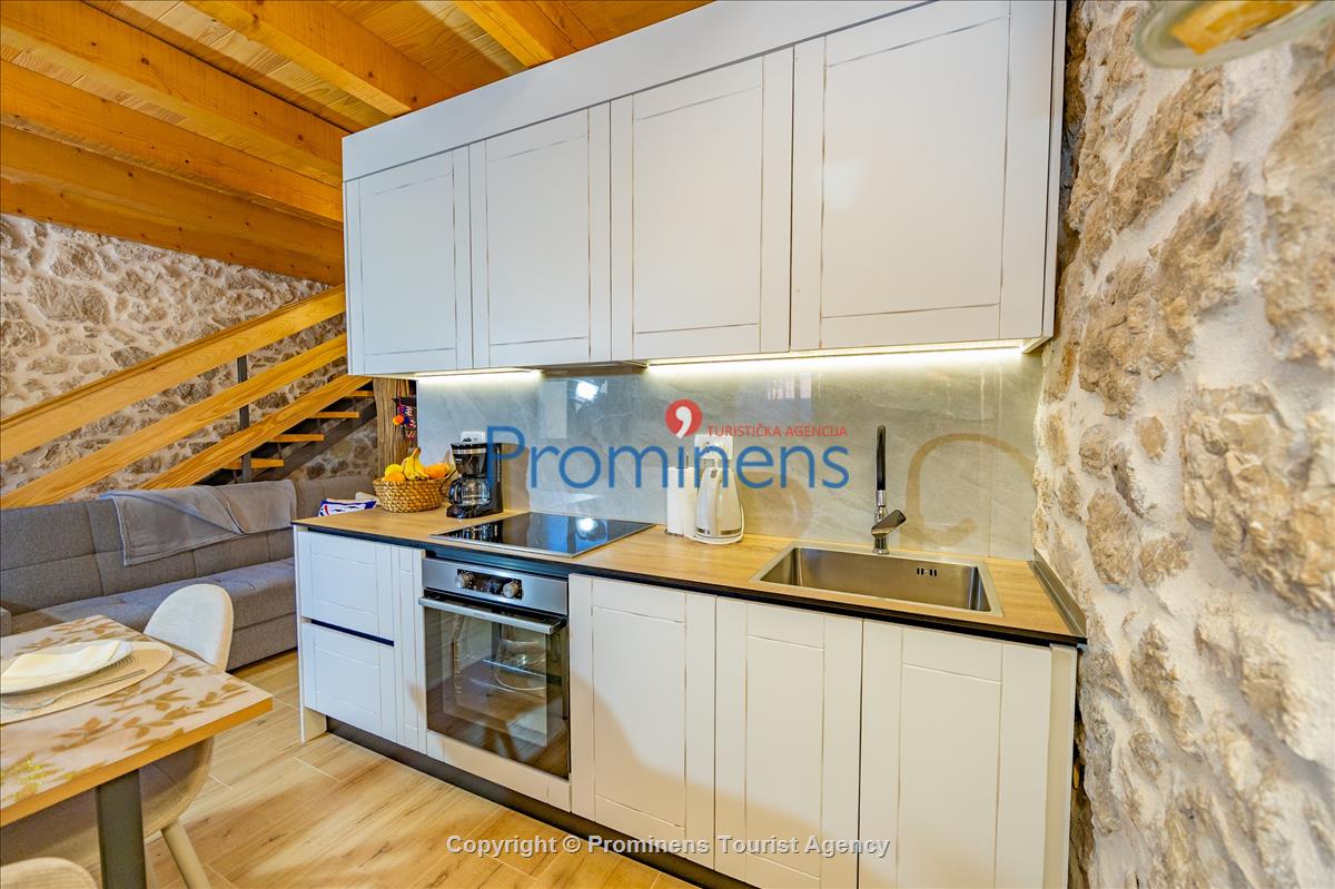 Heritage House Bašić - Steinhaus mit Whirlpool für 4 Personen nahe Makarska Riviera