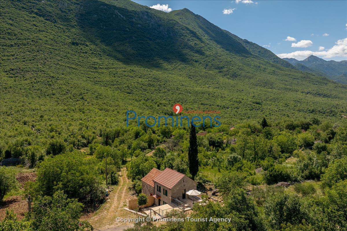 Heritage House Bašić - Steinhaus mit Whirlpool für 4 Personen nahe Makarska Riviera