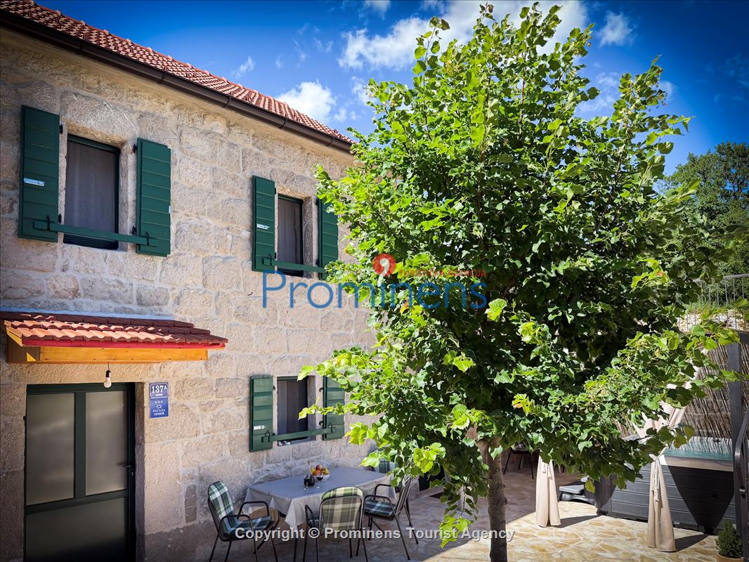 Heritage House Bašić - Steinhaus mit Whirlpool für 4 Personen nahe Makarska Riviera