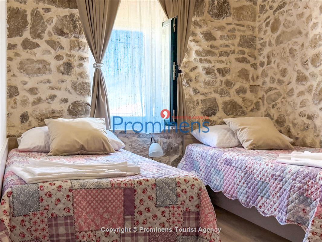 Heritage House Bašić - Steinhaus mit Whirlpool für 4 Personen nahe Makarska Riviera