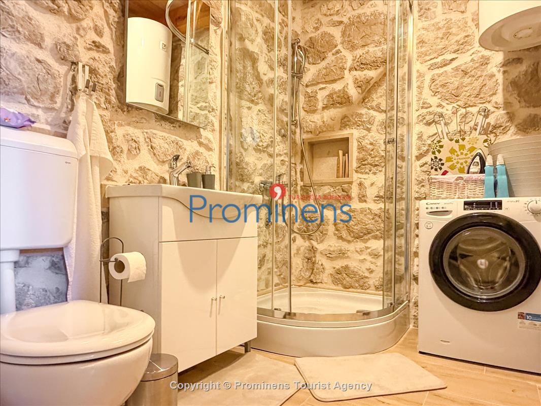 Heritage House Bašić - Steinhaus mit Whirlpool für 4 Personen nahe Makarska Riviera
