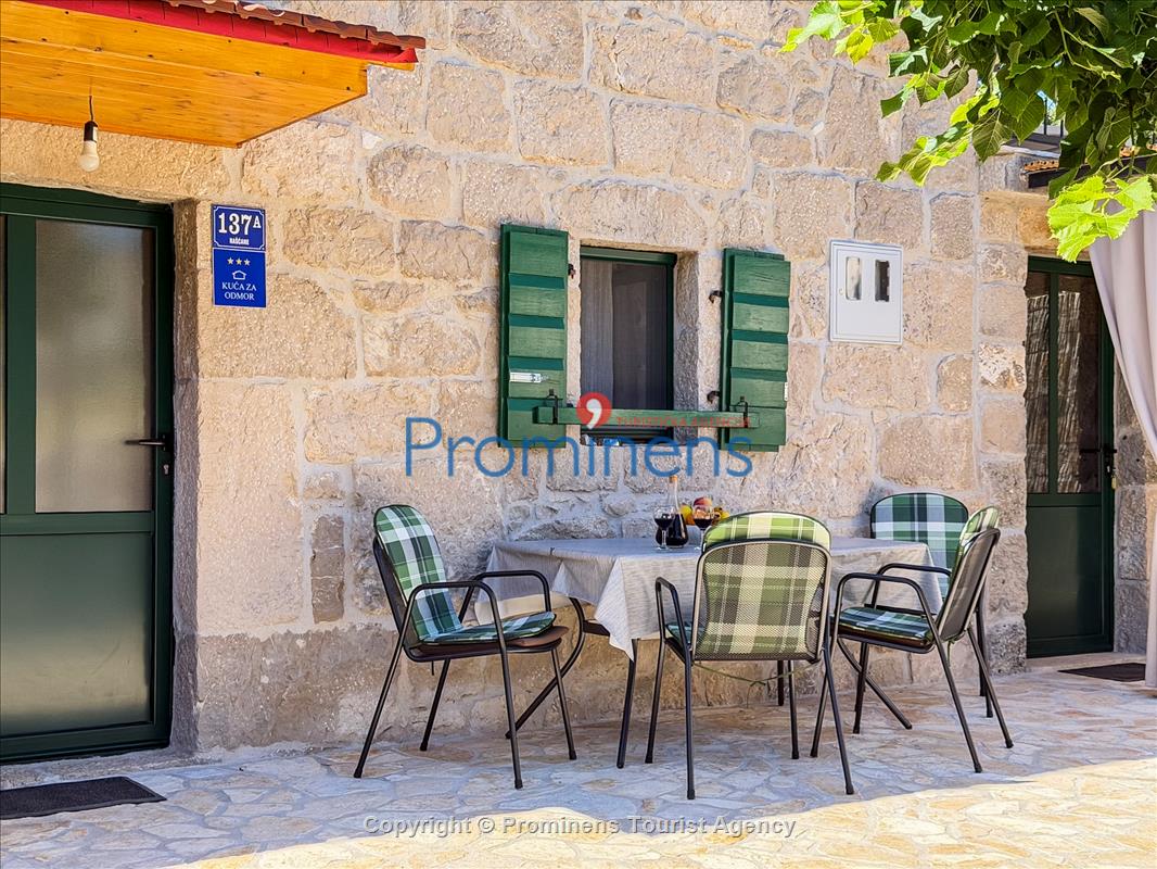 Heritage House Bašić - Steinhaus mit Whirlpool für 4 Personen nahe Makarska Riviera