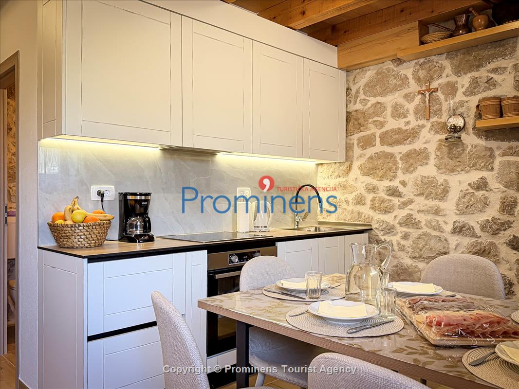 Heritage House Bašić - Steinhaus mit Whirlpool für 4 Personen nahe Makarska Riviera