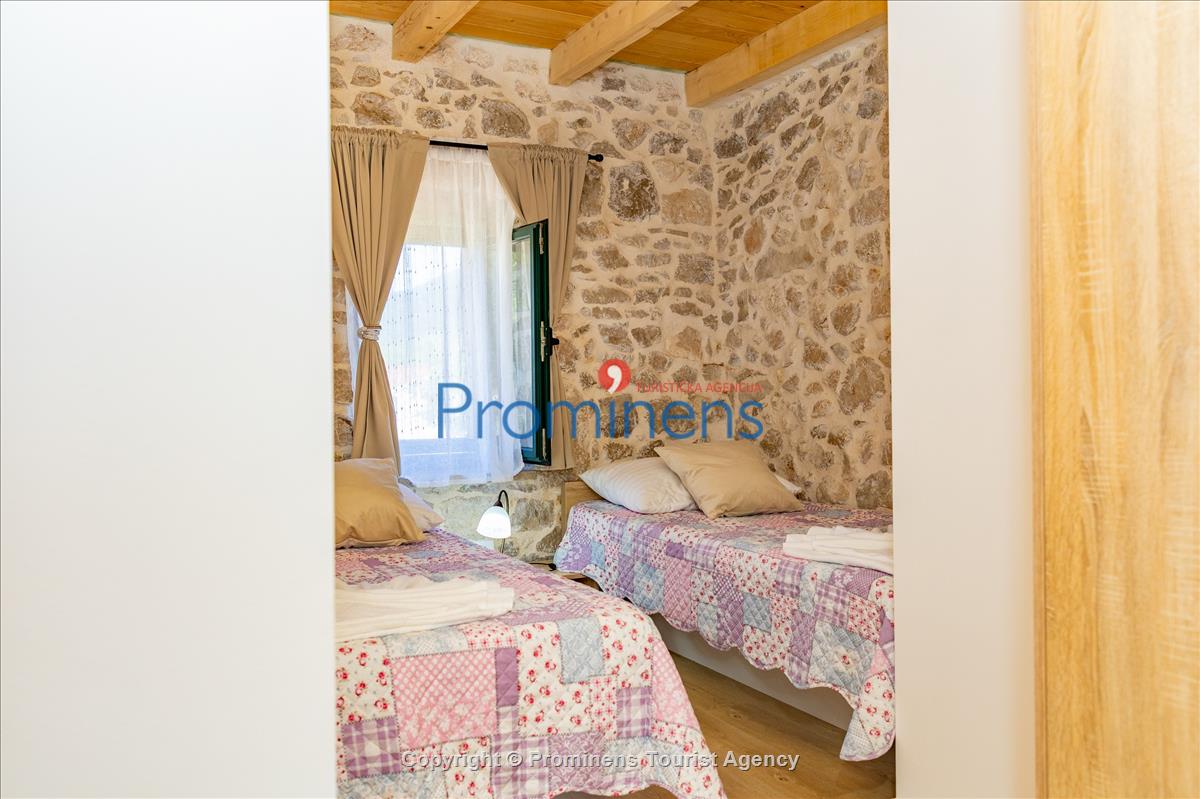 Heritage House Bašić - Steinhaus mit Whirlpool für 4 Personen nahe Makarska Riviera