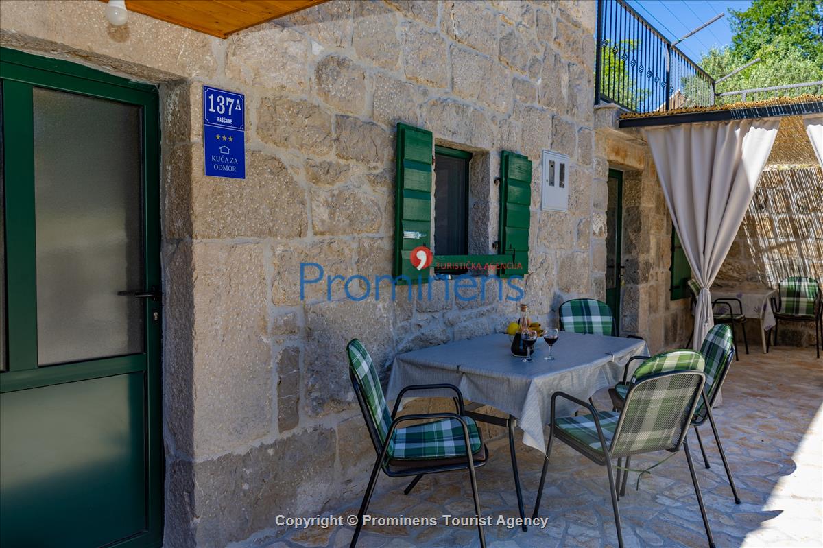 Heritage House Bašić - Steinhaus mit Whirlpool für 4 Personen nahe Makarska Riviera