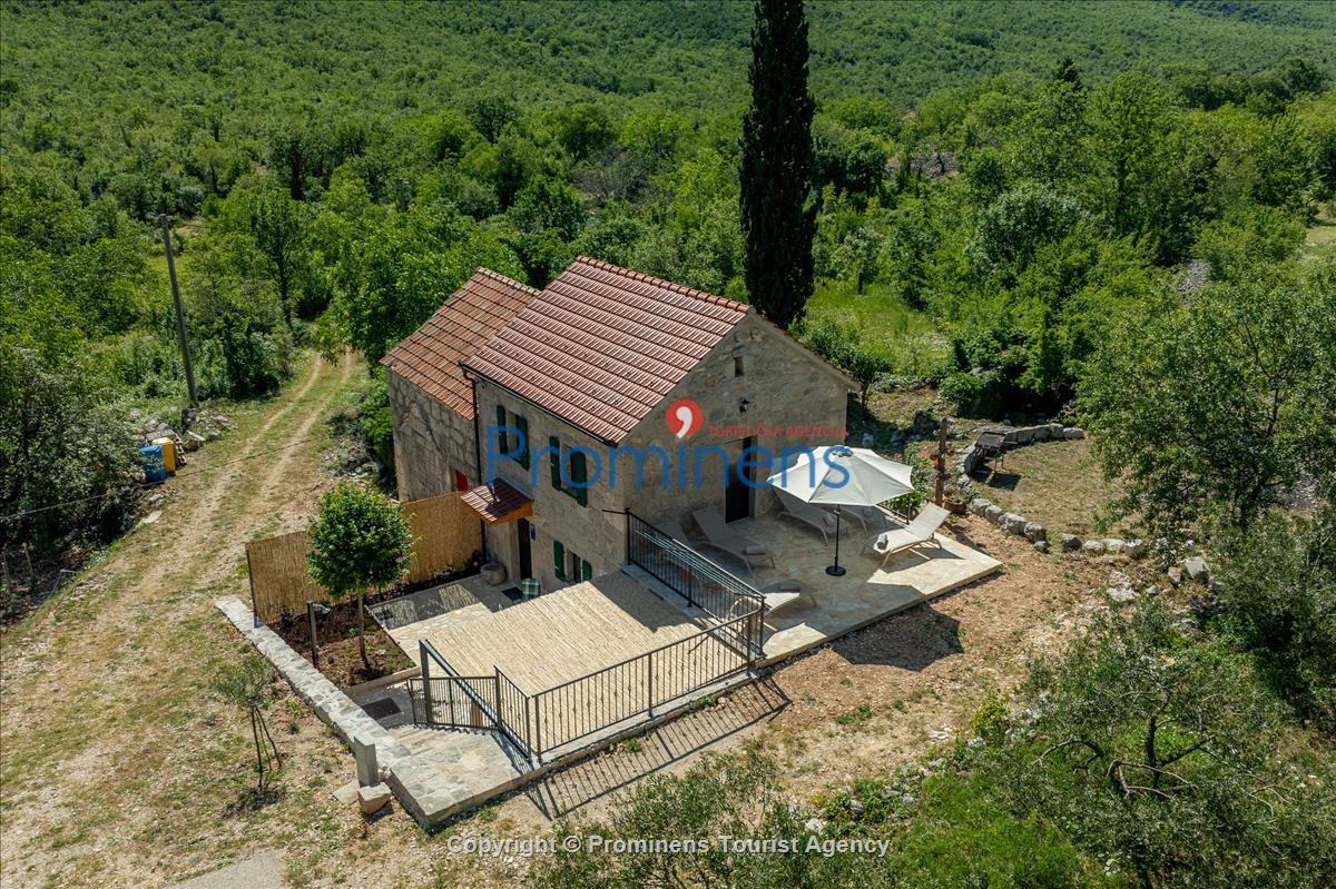 Heritage House Bašić - Steinhaus mit Whirlpool für 4 Personen nahe Makarska Riviera