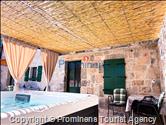 Heritage House Bašić - Steinhaus mit Whirlpool für 4 Personen nahe Makarska Riviera