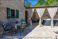 Heritage House Bašić - Steinhaus mit Whirlpool für 4 Personen nahe Makarska Riviera