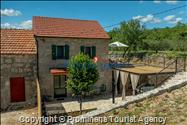 Heritage House Bašić - Steinhaus mit Whirlpool für 4 Personen nahe Makarska Riviera