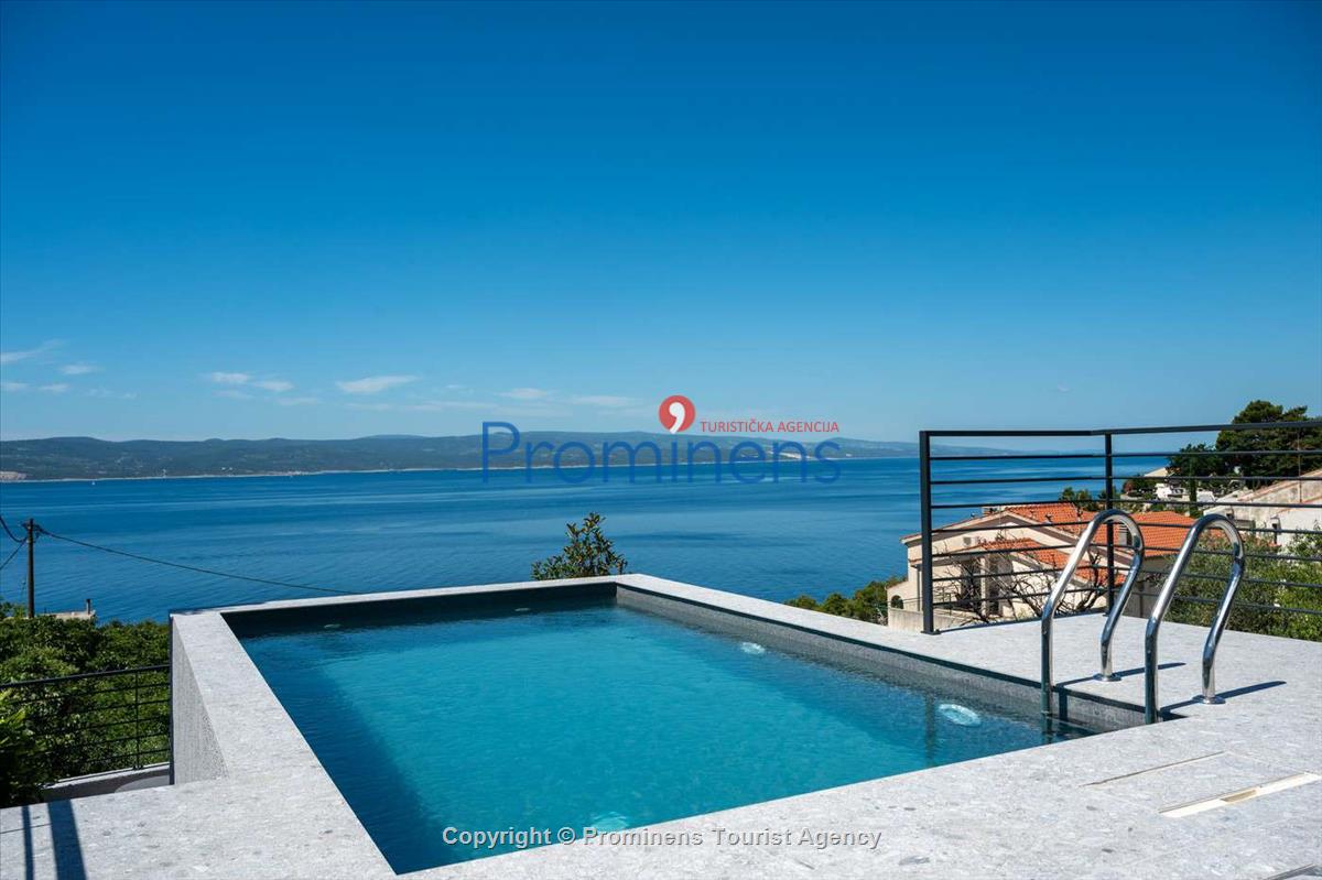 Villa Šime Brela – Pool, Meerblick, Fitnessraum, für 4 Personen