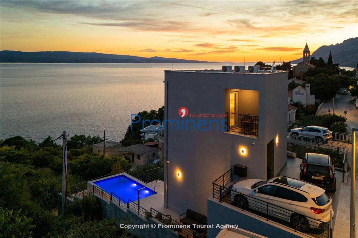 Villa Šime Brela – Pool, Meerblick, Fitnessraum, für 4 Personen