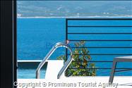 Villa Šime Brela – Pool, Meerblick, Fitnessraum, für 4 Personen