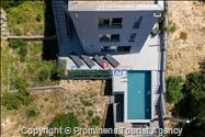 Villa Šime Brela – Pool, Meerblick, Fitnessraum, für 4 Personen