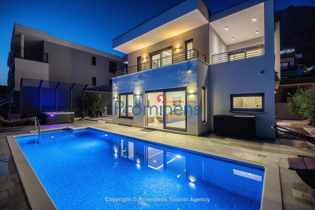 Villa Hota Makarska – Beheizter Pool, Whirlpool, Sauna, Fitnessraum, für 8 Personen