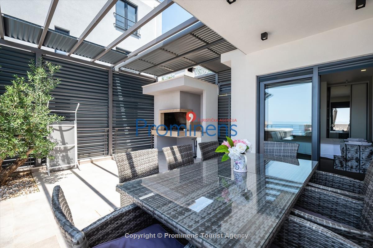 Villa Hota Makarska – Beheizter Pool, Whirlpool, Sauna, Fitnessraum, für 8 Personen