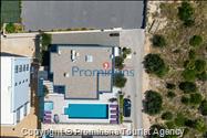 Villa Hota Makarska – Beheizter Pool, Whirlpool, Sauna, Fitnessraum, für 8 Personen