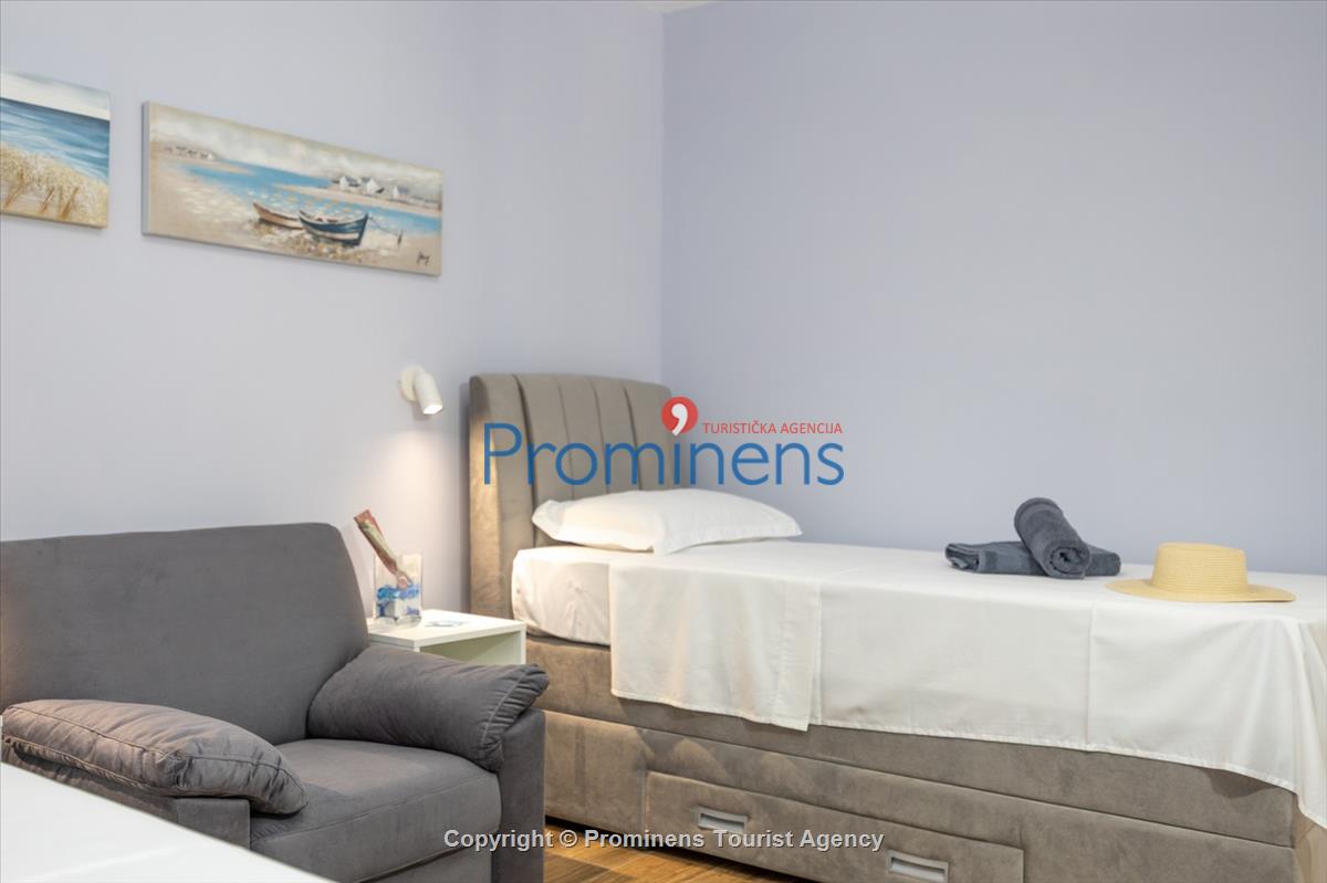 Strandhaus Podaca – 4 Schlafzimmer, 2 Familien, direkter Meereszugang, Makarska Riviera