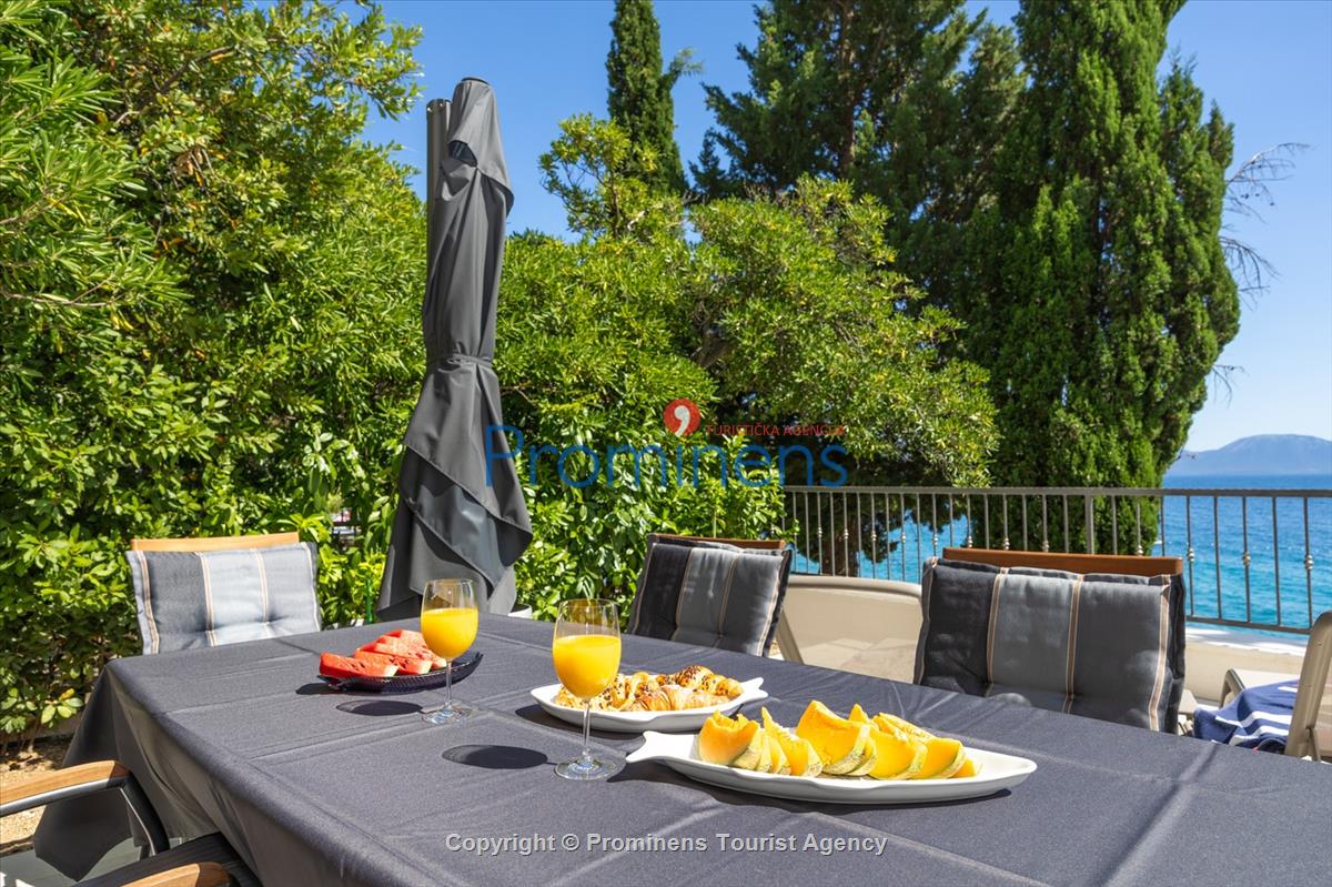 Strandhaus Podaca – 4 Schlafzimmer, 2 Familien, direkter Meereszugang, Makarska Riviera