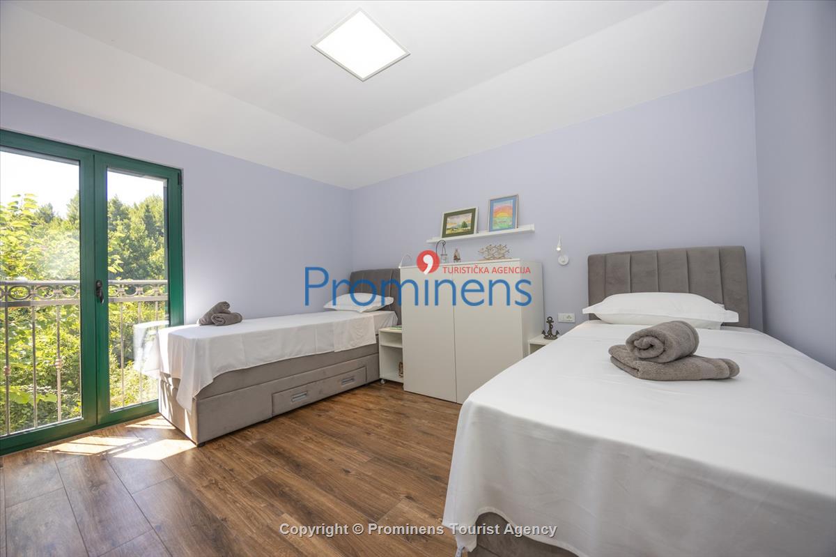 Strandhaus Podaca – 4 Schlafzimmer, 2 Familien, direkter Meereszugang, Makarska Riviera