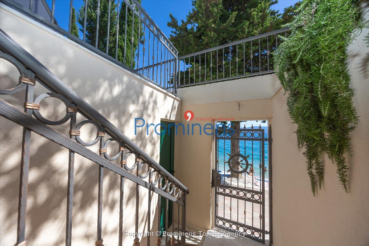 Strandhaus Podaca – 4 Schlafzimmer, 2 Familien, direkter Meereszugang, Makarska Riviera