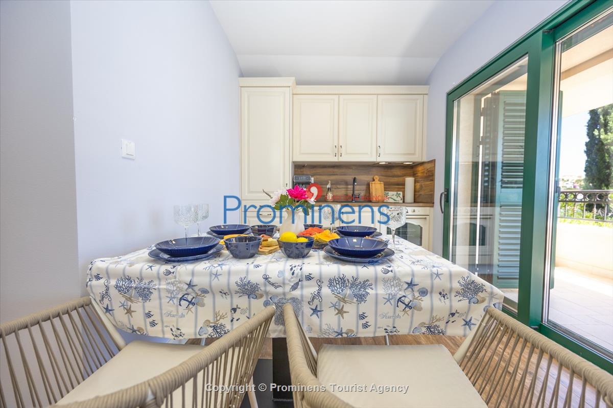 Strandhaus Podaca – 4 Schlafzimmer, 2 Familien, direkter Meereszugang, Makarska Riviera