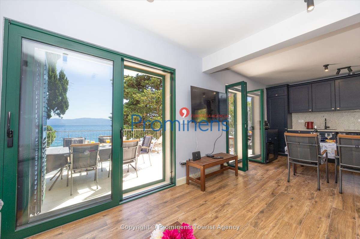 Strandhaus Podaca – 4 Schlafzimmer, 2 Familien, direkter Meereszugang, Makarska Riviera