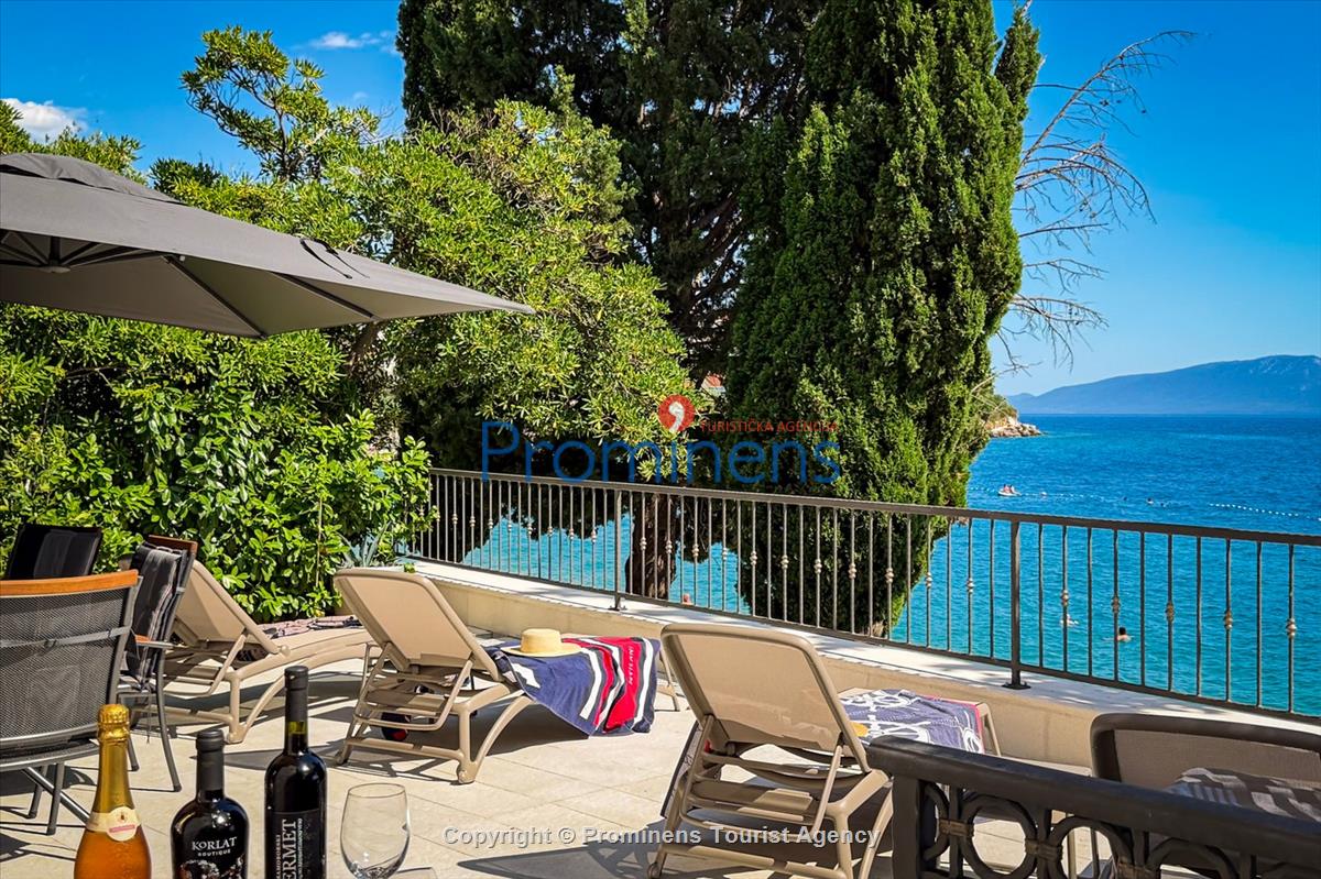 Strandhaus Podaca – 4 Schlafzimmer, 2 Familien, direkter Meereszugang, Makarska Riviera