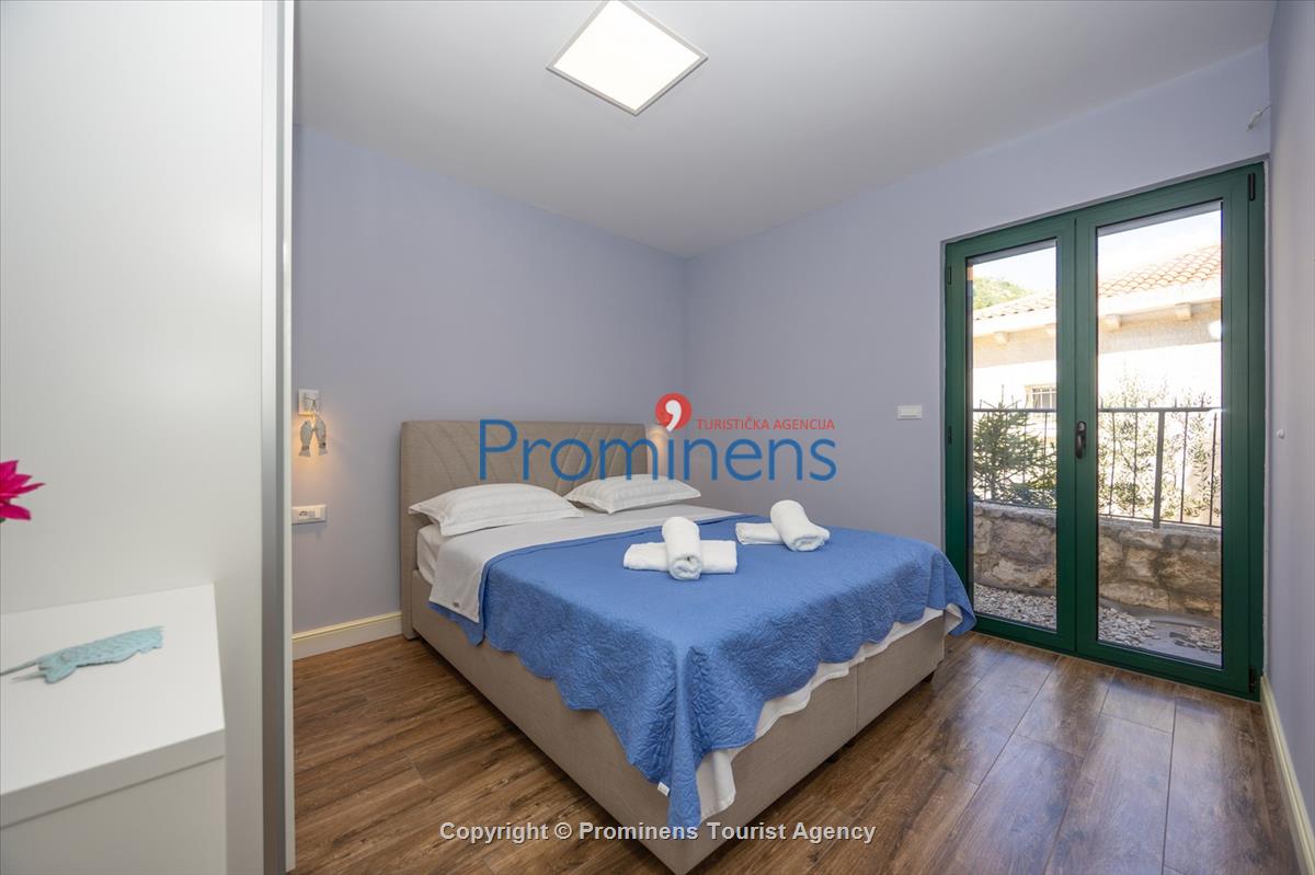 Strandhaus Podaca – 4 Schlafzimmer, 2 Familien, direkter Meereszugang, Makarska Riviera