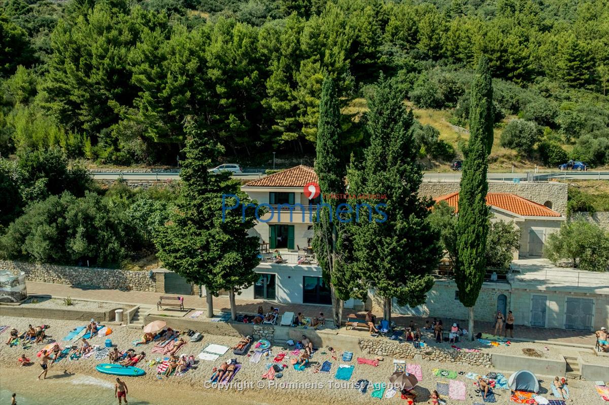 Strandhaus Podaca – 4 Schlafzimmer, 2 Familien, direkter Meereszugang, Makarska Riviera