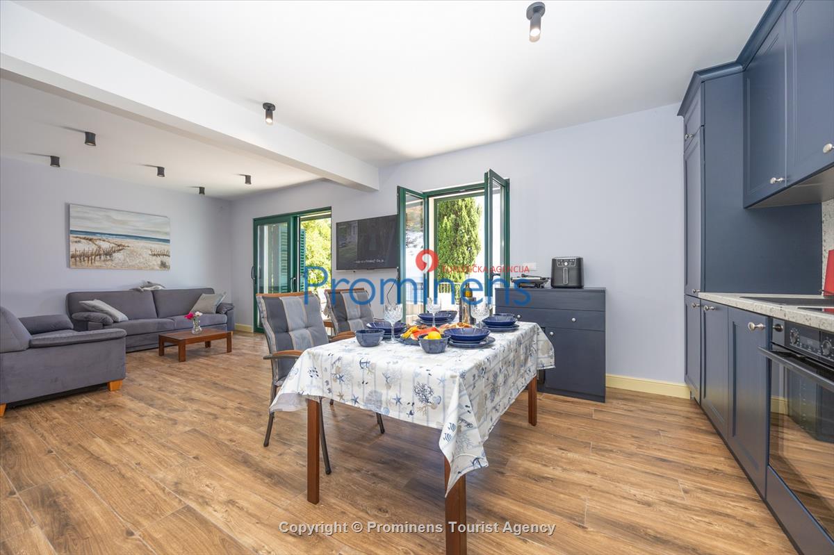 Strandhaus Podaca – 4 Schlafzimmer, 2 Familien, direkter Meereszugang, Makarska Riviera