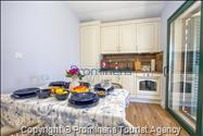 Strandhaus Podaca – 4 Schlafzimmer, 2 Familien, direkter Meereszugang, Makarska Riviera