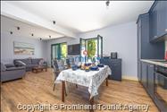 Strandhaus Podaca – 4 Schlafzimmer, 2 Familien, direkter Meereszugang, Makarska Riviera