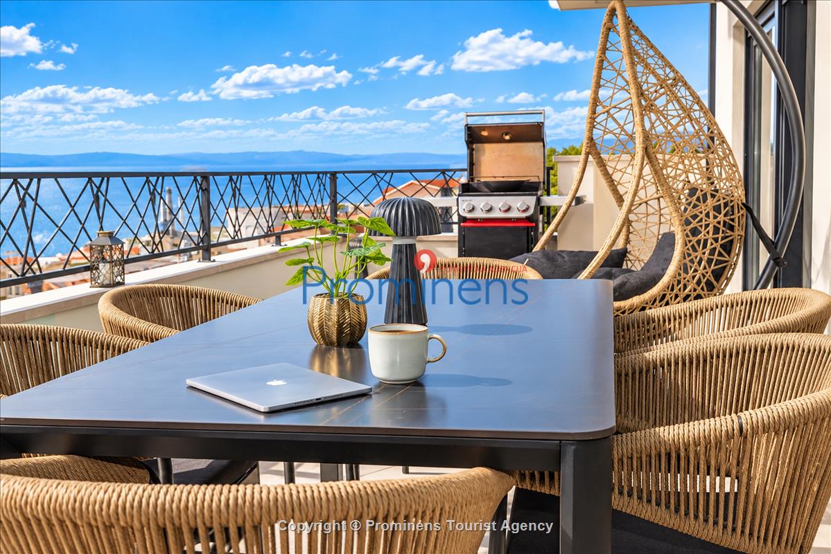 Penthouse Helena in Makarska – Exklusive Ferienwohnung mit Meerblick und Whirlpool