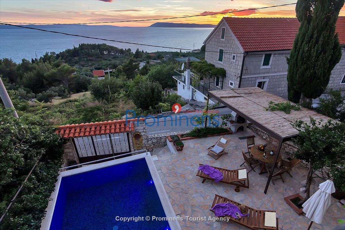 Ferienhaus Matija in Podgora mit Pool Perfekt fuer Familienurlaub oder Urlaub mit Hund in Kroatien bis 8 Personen