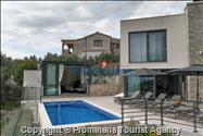 Ferienhaus Villa Oscar in Makarska mit beheiztem Pool, Whirlpool, Terrasse und Meerblick- ruhiger Familienurlaub