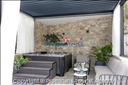 Ferienhaus Villa Oscar in Makarska mit beheiztem Pool, Whirlpool, Terrasse und Meerblick- ruhiger Familienurlaub