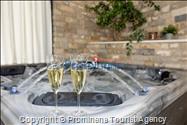 Ferienhaus Villa Oscar in Makarska mit beheiztem Pool, Whirlpool, Terrasse und Meerblick- ruhiger Familienurlaub