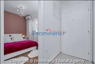 Ferienwohnung Nino in Makarska mit Meerblick - Modernes Apartment mit zwei Schlafzimmern