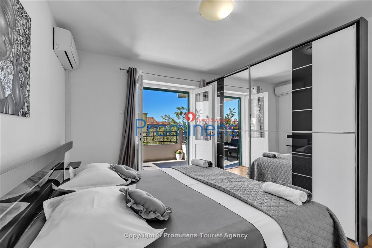 Nette  Ferienwohnung mit zwei Schlafzimmern in Makarska - Ideal fuer Familien oder Paare