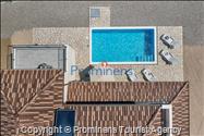 Alleinstehendes Ferienhaus mit Pool und drei Schlafzimmern an der Makarska Riviera. Ideal fuer Familien mit Kindern