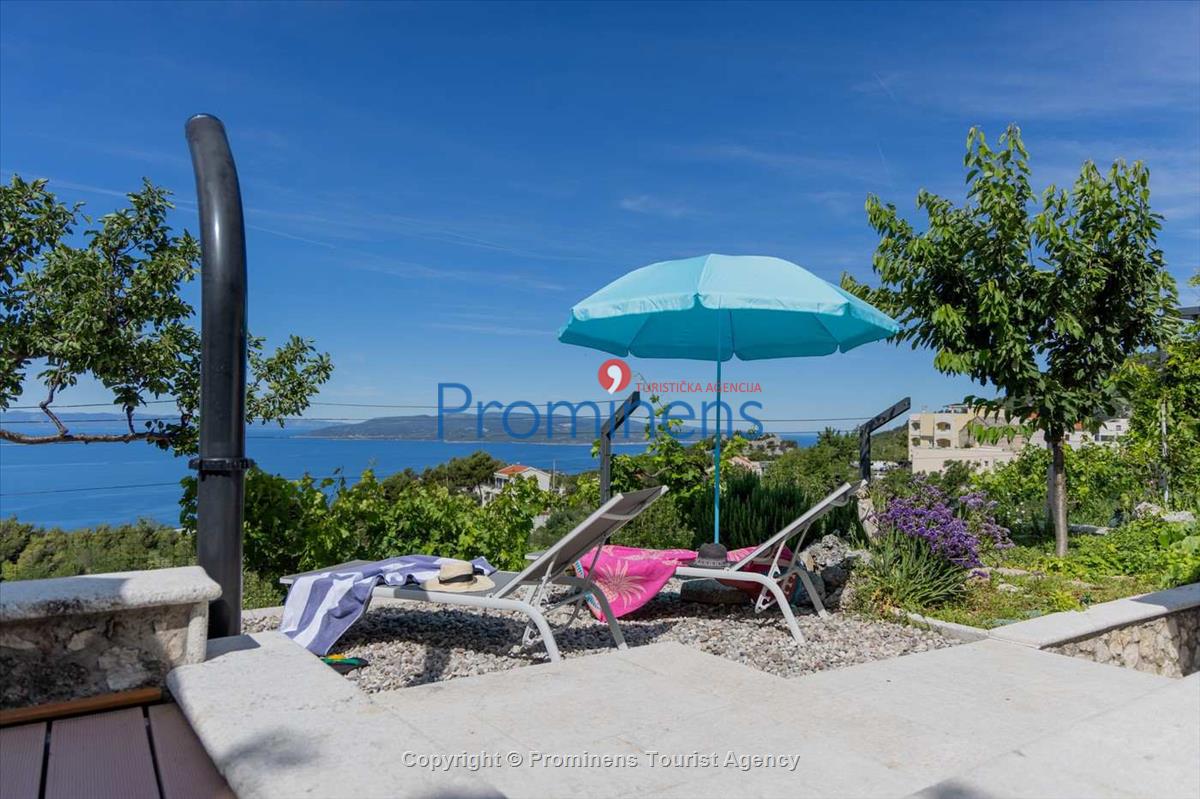 Alleinstehende Villa Kety mit Pool in Makarska, Atemberaubende Natur, Meerblick und beheizter Pool