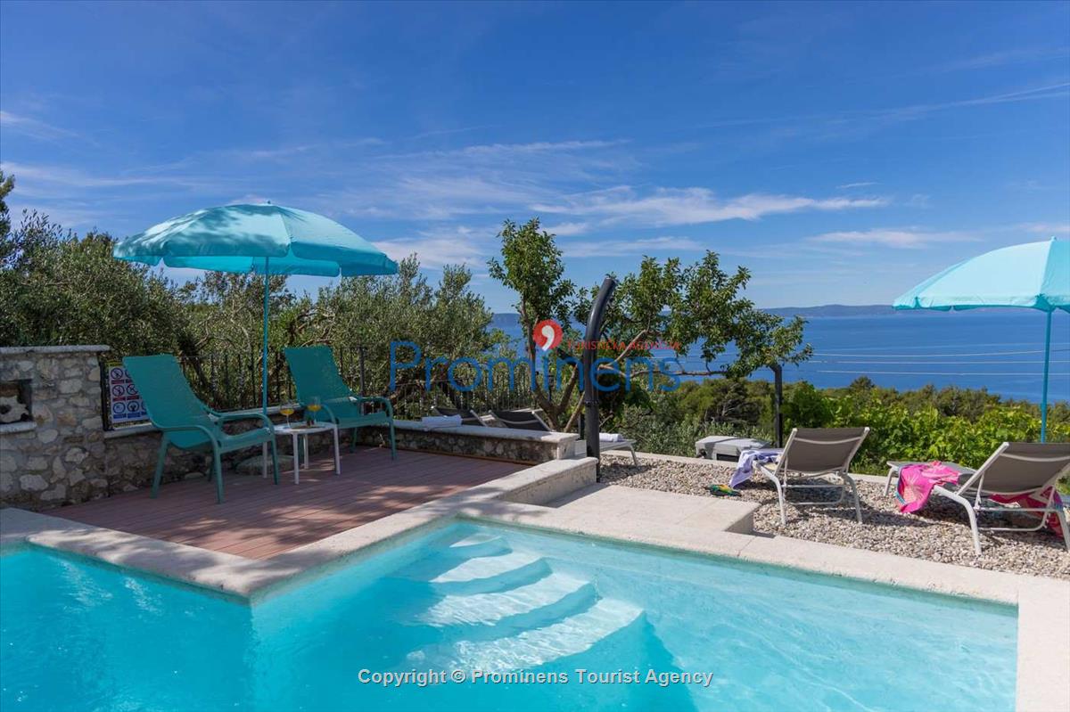 Alleinstehende Villa Kety mit Pool in Makarska, Atemberaubende Natur, Meerblick und beheizter Pool